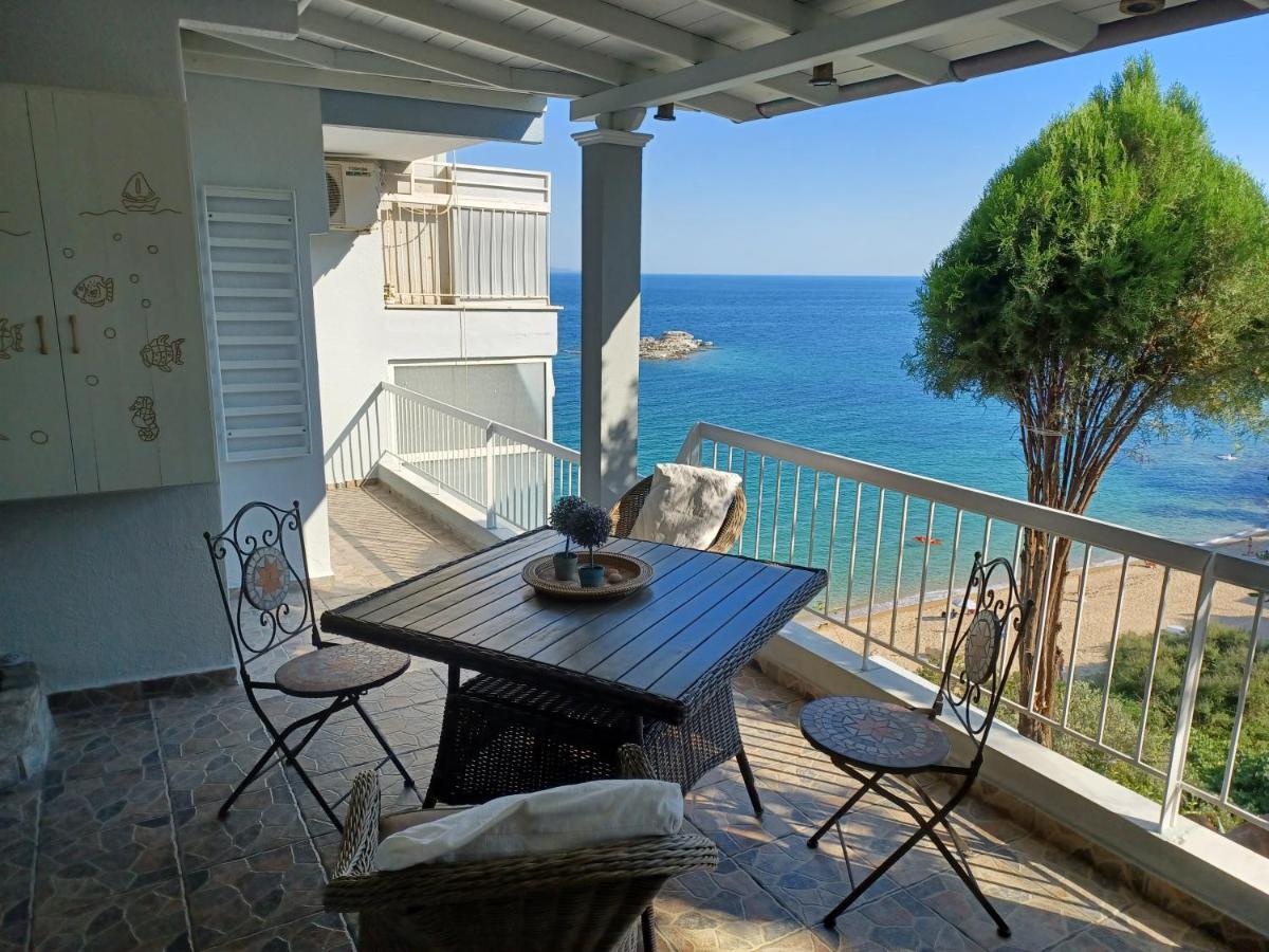 Balcony By The Sea Apartamento PalaiónTsiflíkion Exterior foto